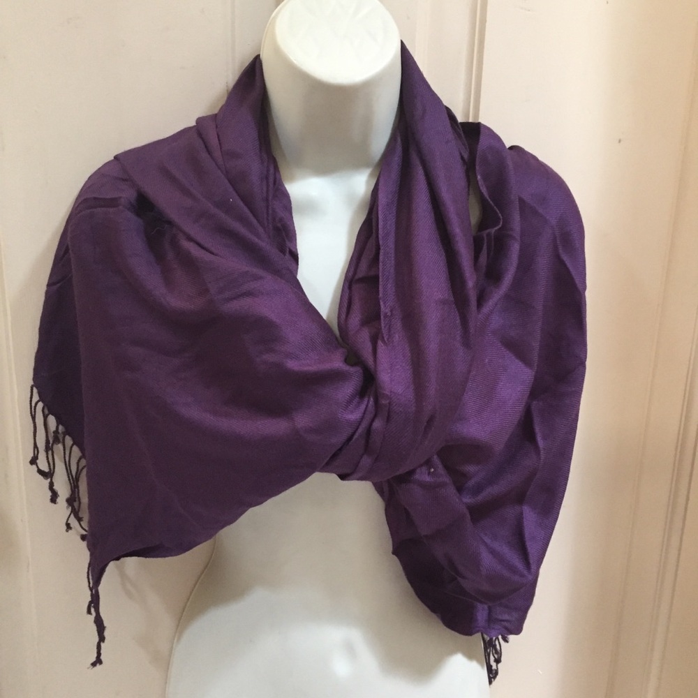 Elegant Deep Purple Scarf - Picture 5 of 8